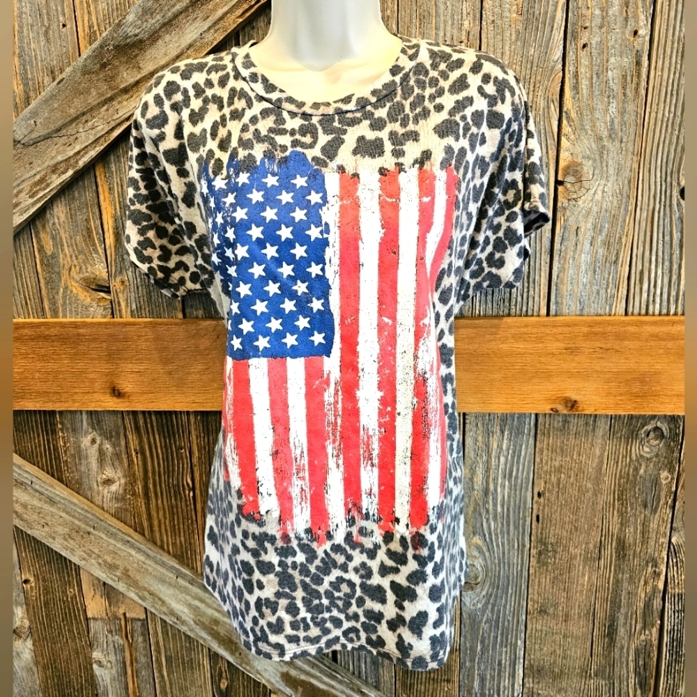 Now N Forever Flag Print Blouse S Leopard Print Short Sleeve Soft Stretch NWOT